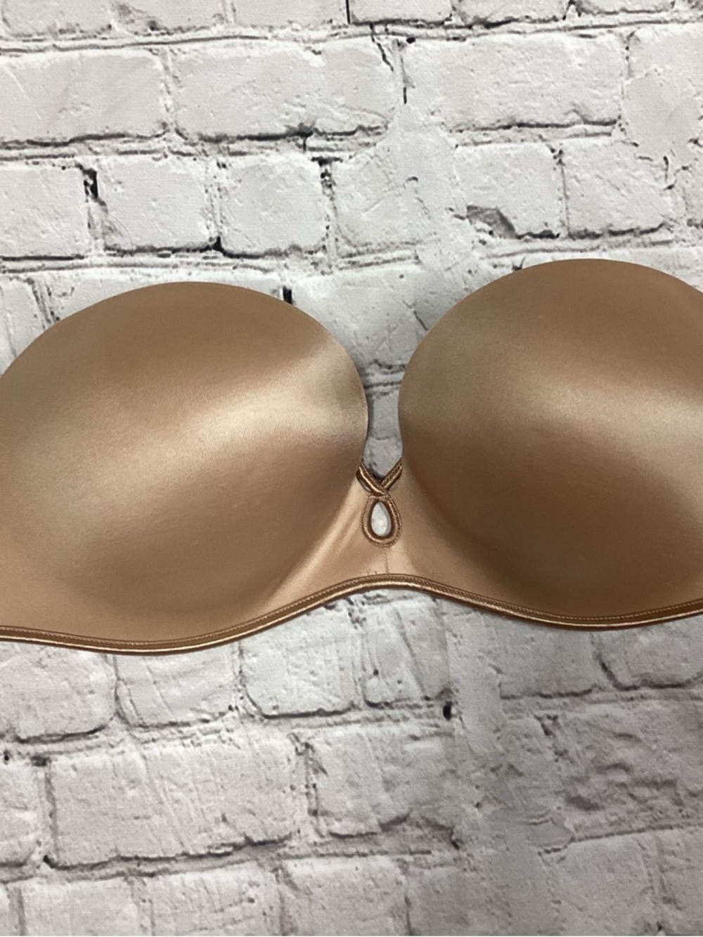 Victoria's Secret Bombshell Nude Strapless Smooth T-Shirt Bra